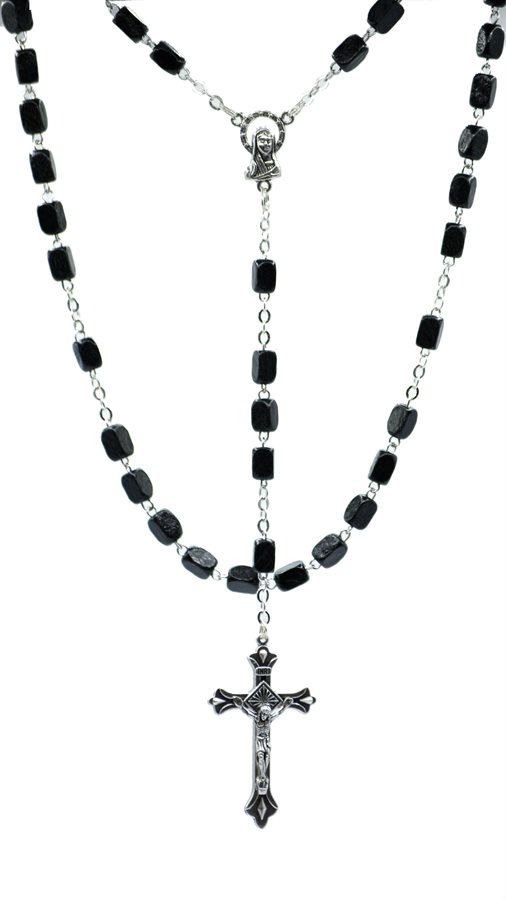 Chapelet, perles 8 x 5 mm, bois noir carré, 76 cm