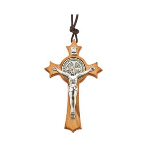 Pendentif croix Saint Benoît 7 cm, bois olivier, 40,6 cm