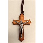 Pendentif croix 4,5 cm, bois olivier, corde 38,1 cm