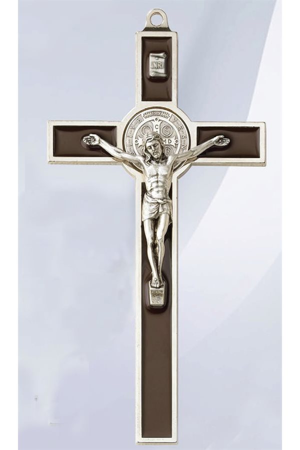 Croix Saint Benoît argentée, émail brun, 13,5 cm