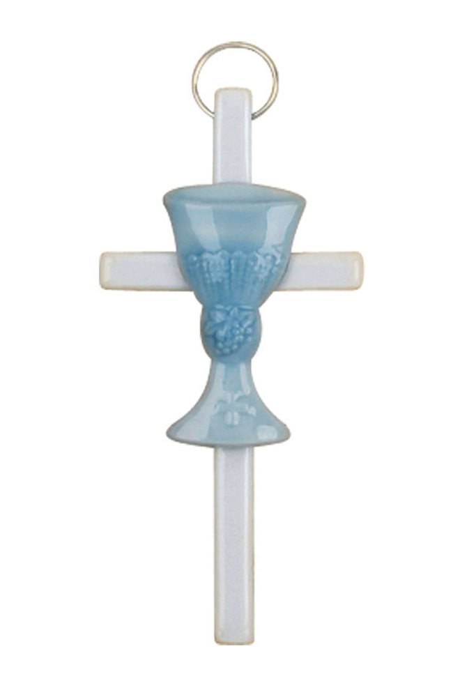 Croix porcelaine 1ère communion calice bleu pâle, 13 cm