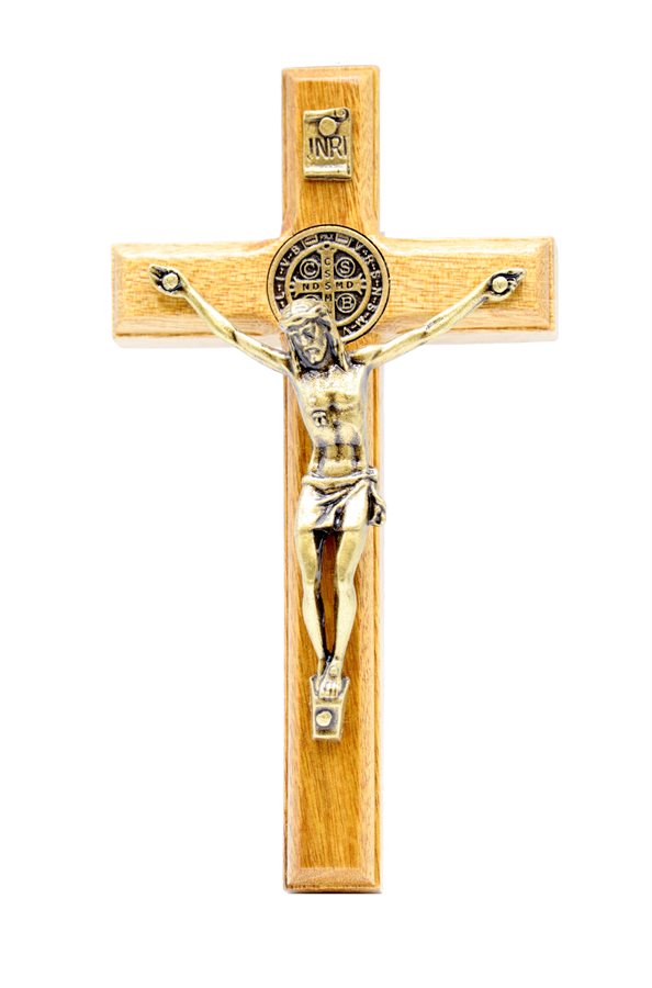 Crucifix en bois St Benoit 6,5 x 12 cm, corpus en métal doré