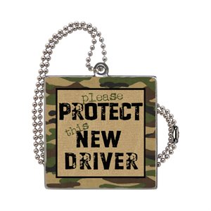 Breloque pour auto camo «New driver», métal, 6 cm, Anglais