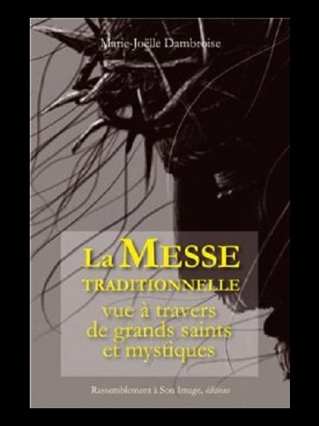 Messe traditionnelle vue à travers de grands.. (French)