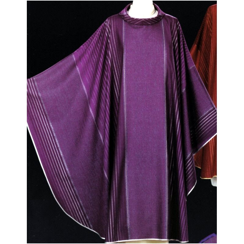 Chasuble #65-002010 violette en laine et lurex