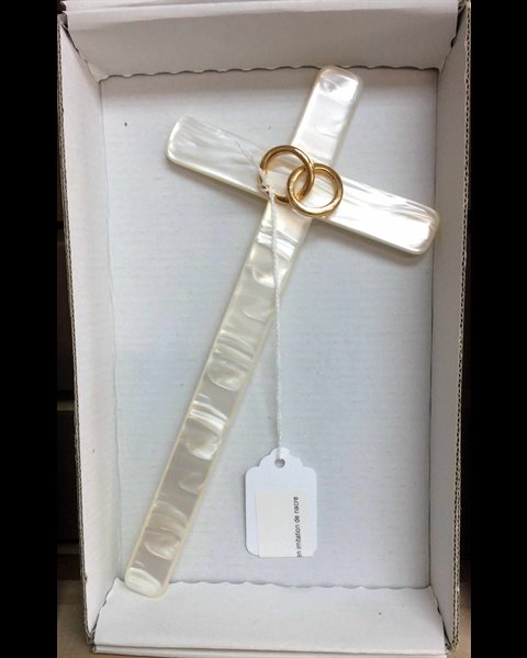 Croix mariage 8" (20 cm) en imitation de nacre